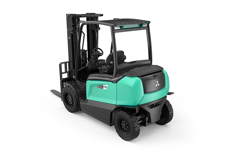 4 – 5,5 toneladas</br> 4 ruedas</br> 80 voltios</br> Potencia AC